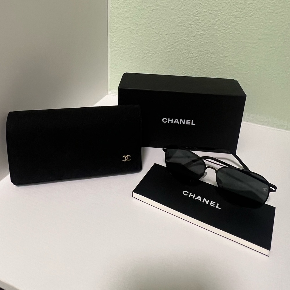 CHANEL Black Sunglasses with Case